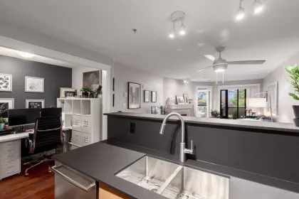 304 2741 E Hastings Street, Vancouver, BC, Vancouver — Apartment/Condo for sale