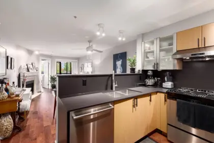 304 2741 E Hastings Street, Vancouver, BC, Vancouver — Apartment/Condo for sale