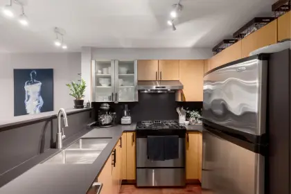 304 2741 E Hastings Street, Vancouver, BC, Vancouver — Apartment/Condo for sale