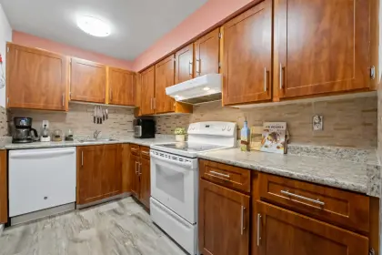 308 10680 151a Street, Surrey, BC, Surrey — Apartment/Condo for sale