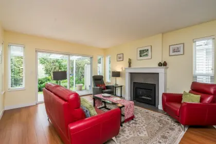 22 5550 Langley Bypass, Langley, BC, Langley — Townhouse for sale