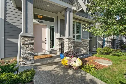 16537 25 Avenue, Surrey, BC, Surrey — Single Family Residence for sale