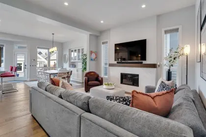 16537 25 Avenue, Surrey, BC, Surrey — Single Family Residence for sale