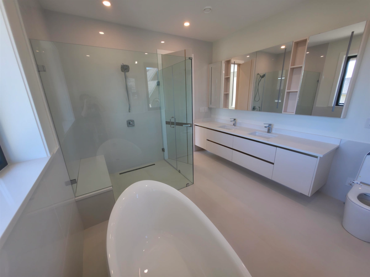 Primary Bathroom Photo of 3100 Saturna Place, Richmond, BC
