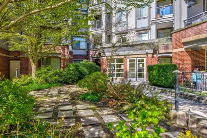 210 10499 University Drive, Surrey, BC, Surrey — Apartment/Condo for sale