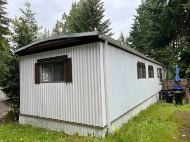 Basement Recreation Room Photo of 20 5288 Selma Park Road, Sechelt, BC