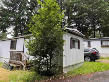 Laundry Room Photo of 20 5288 Selma Park Road, Sechelt, BC