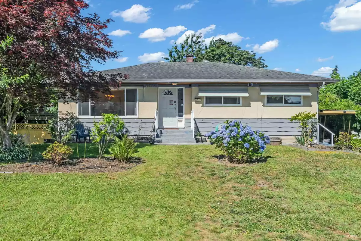 Exterior Front Photo of 11937 220 Street, Maple Ridge, BC