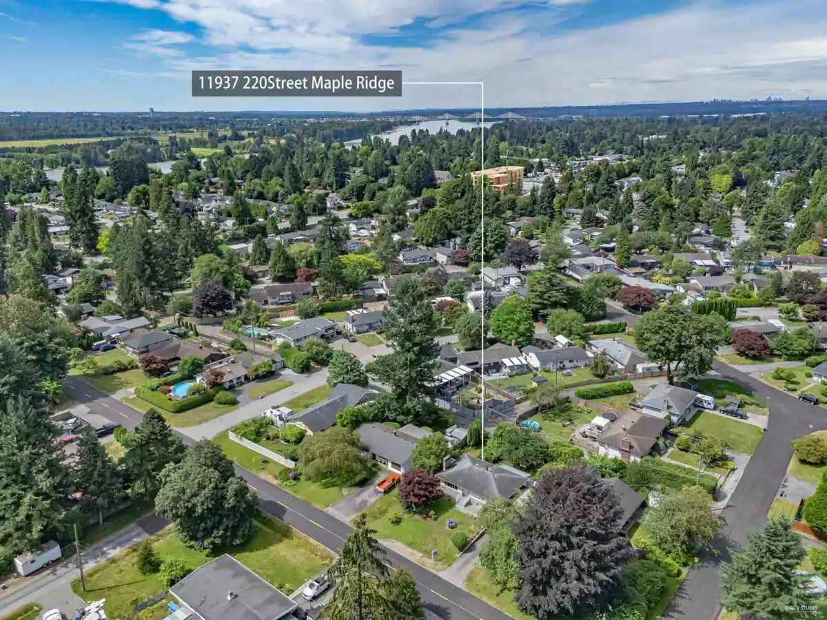 Living Room Photo of 11937 220 Street, Maple Ridge, BC