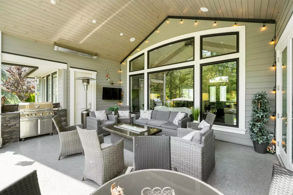 Hot Tub / Spa Photo of 21950 44 Avenue, Langley, BC