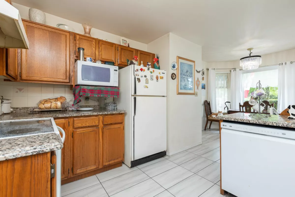 Bedroom 3 Photo of 118 6841 138 Street, Surrey, BC