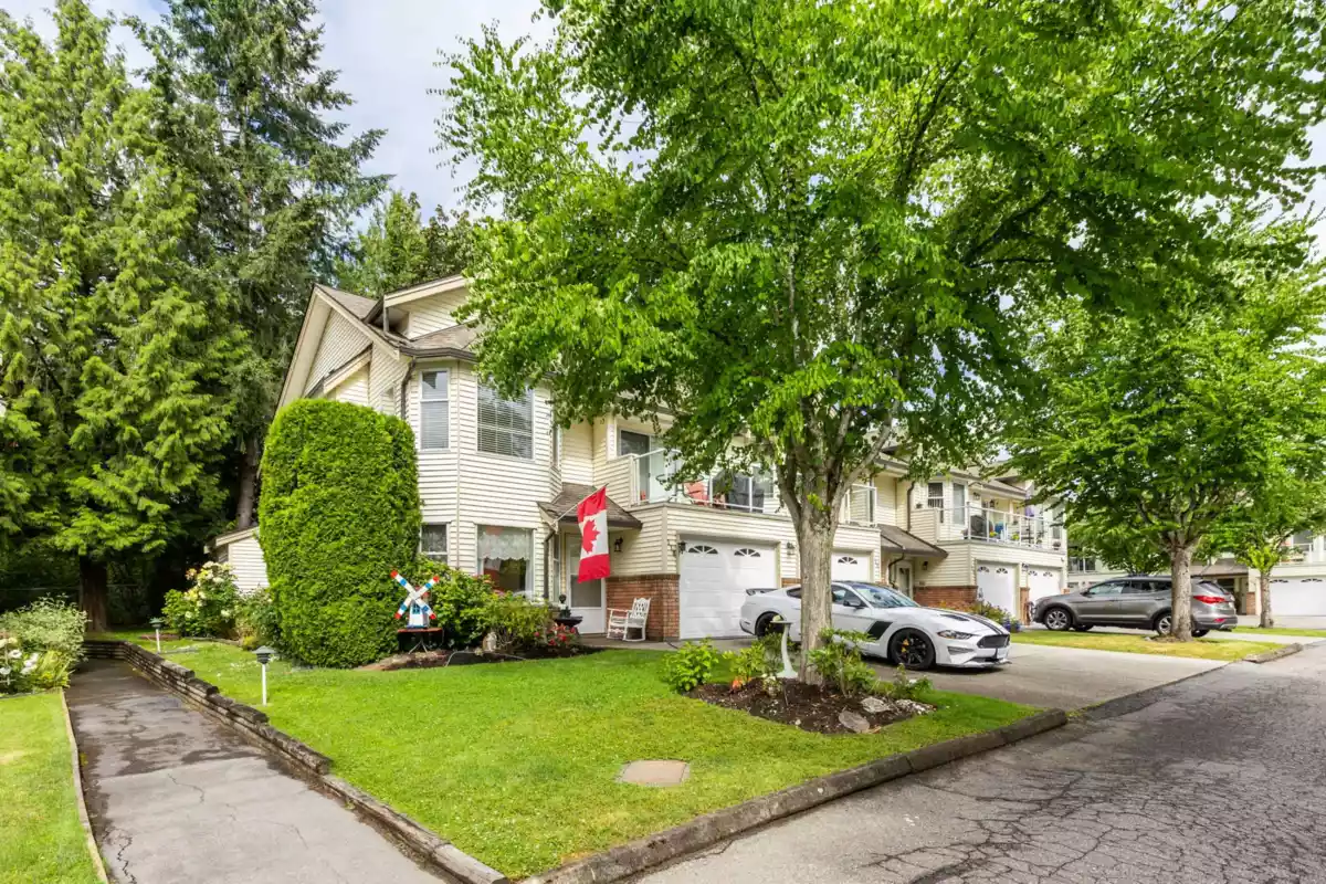 Dining Area Photo of 118 6841 138 Street, Surrey, BC
