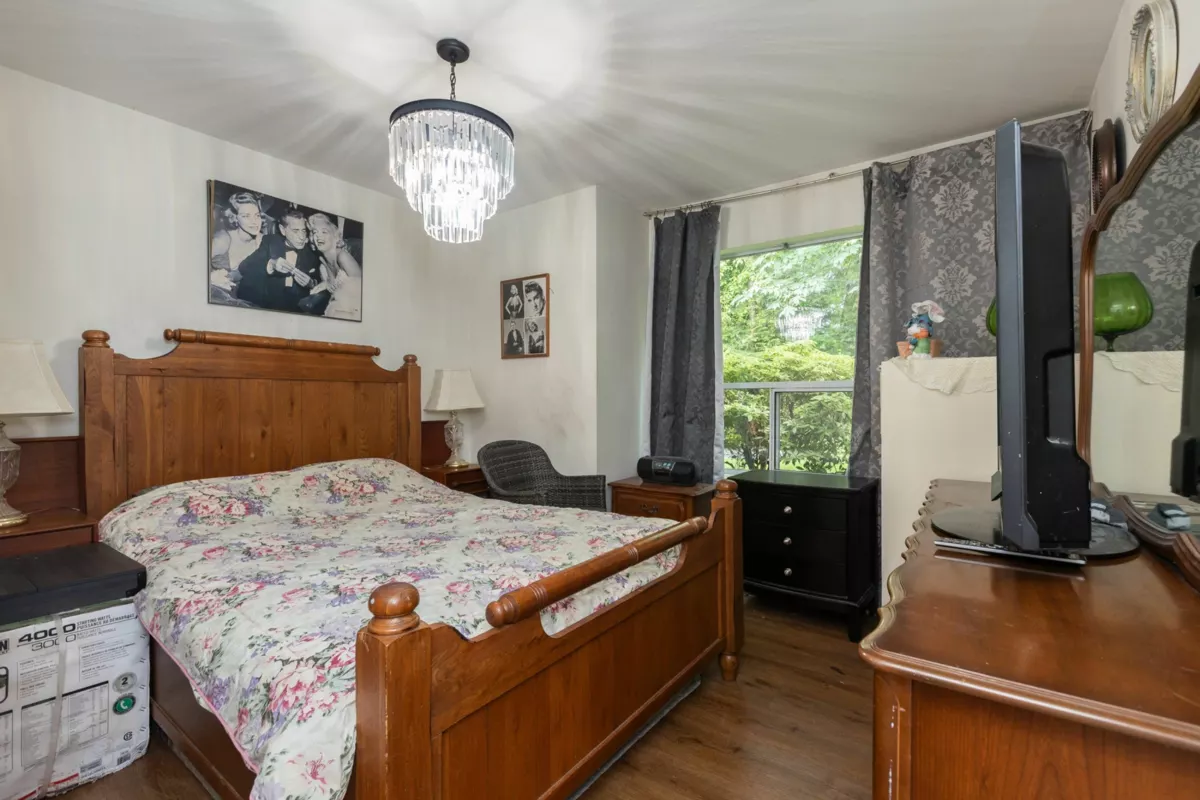 Hallway Photo of 118 6841 138 Street, Surrey, BC