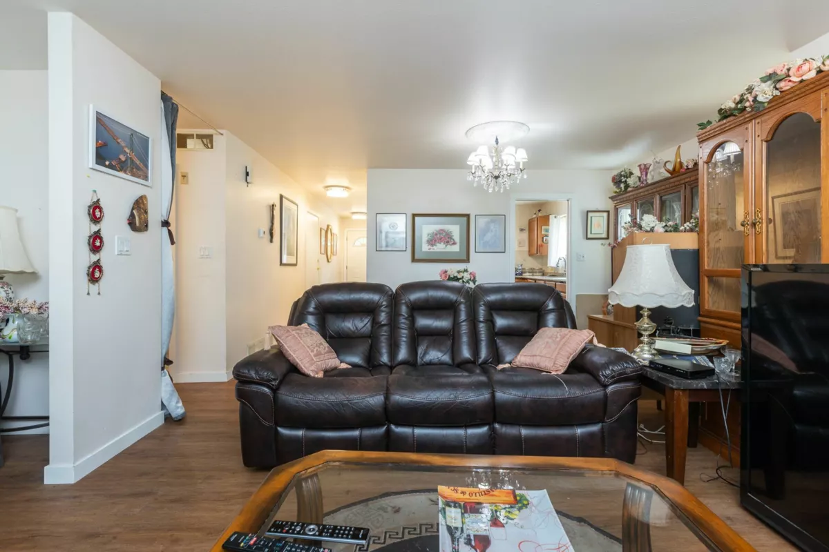 Primary Bathroom Photo of 118 6841 138 Street, Surrey, BC