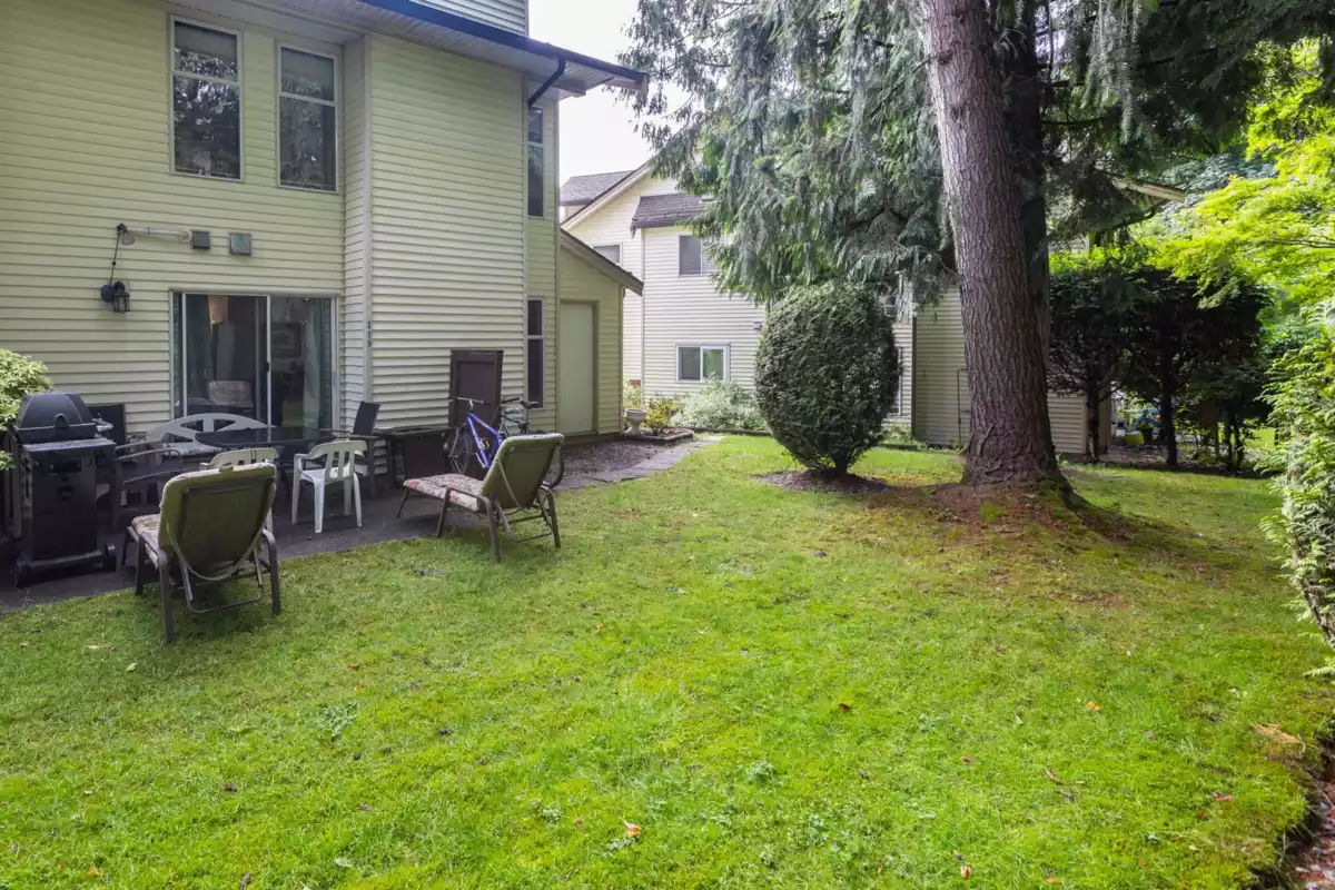 Swimming Pool Photo of 118 6841 138 Street, Surrey, BC