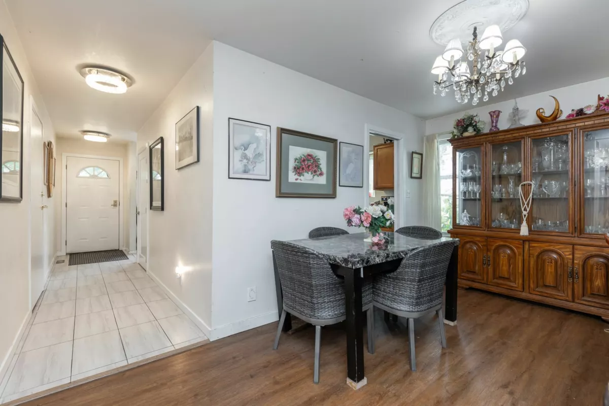 Walk-In Closet Photo of 118 6841 138 Street, Surrey, BC