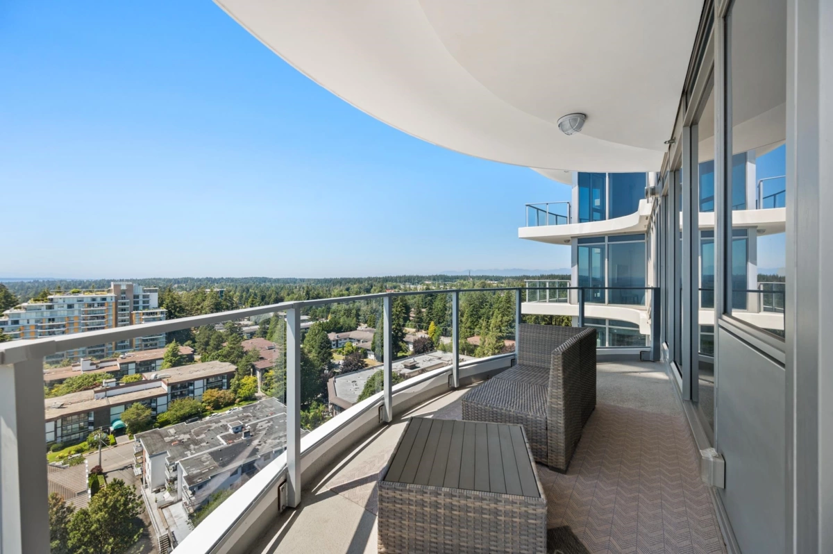 Backyard Photo of 1601 1500 Martin Street, White Rock, BC