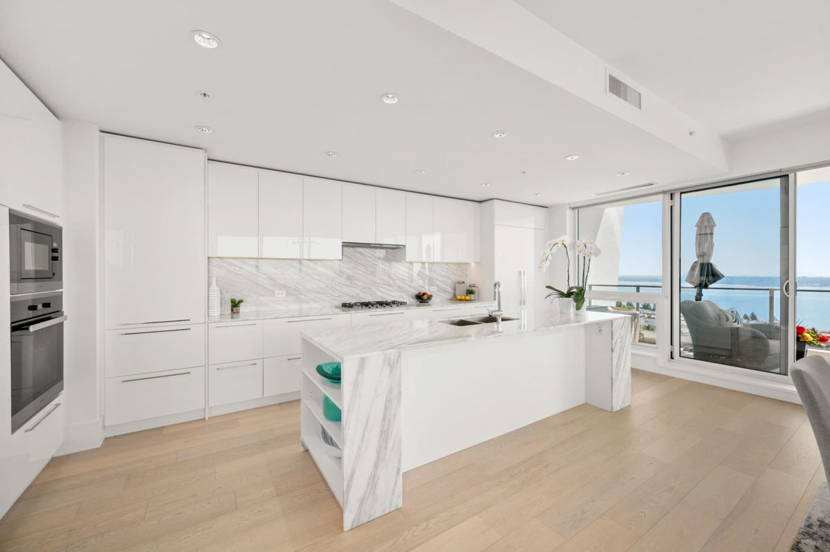 Bedroom 3 Photo of 1601 1500 Martin Street, White Rock, BC