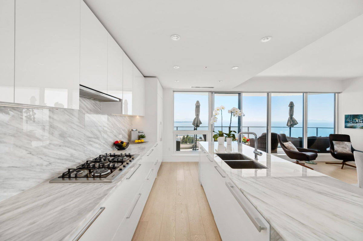 Bedroom 4 Photo of 1601 1500 Martin Street, White Rock, BC