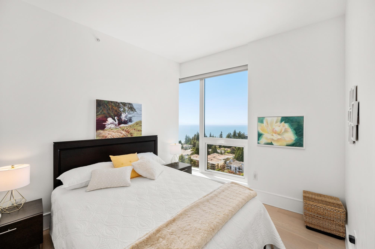 Loft / Bonus Room Photo of 1601 1500 Martin Street, White Rock, BC