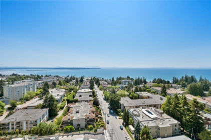 Hot Tub / Spa Photo of 1601 1500 Martin Street, White Rock, BC