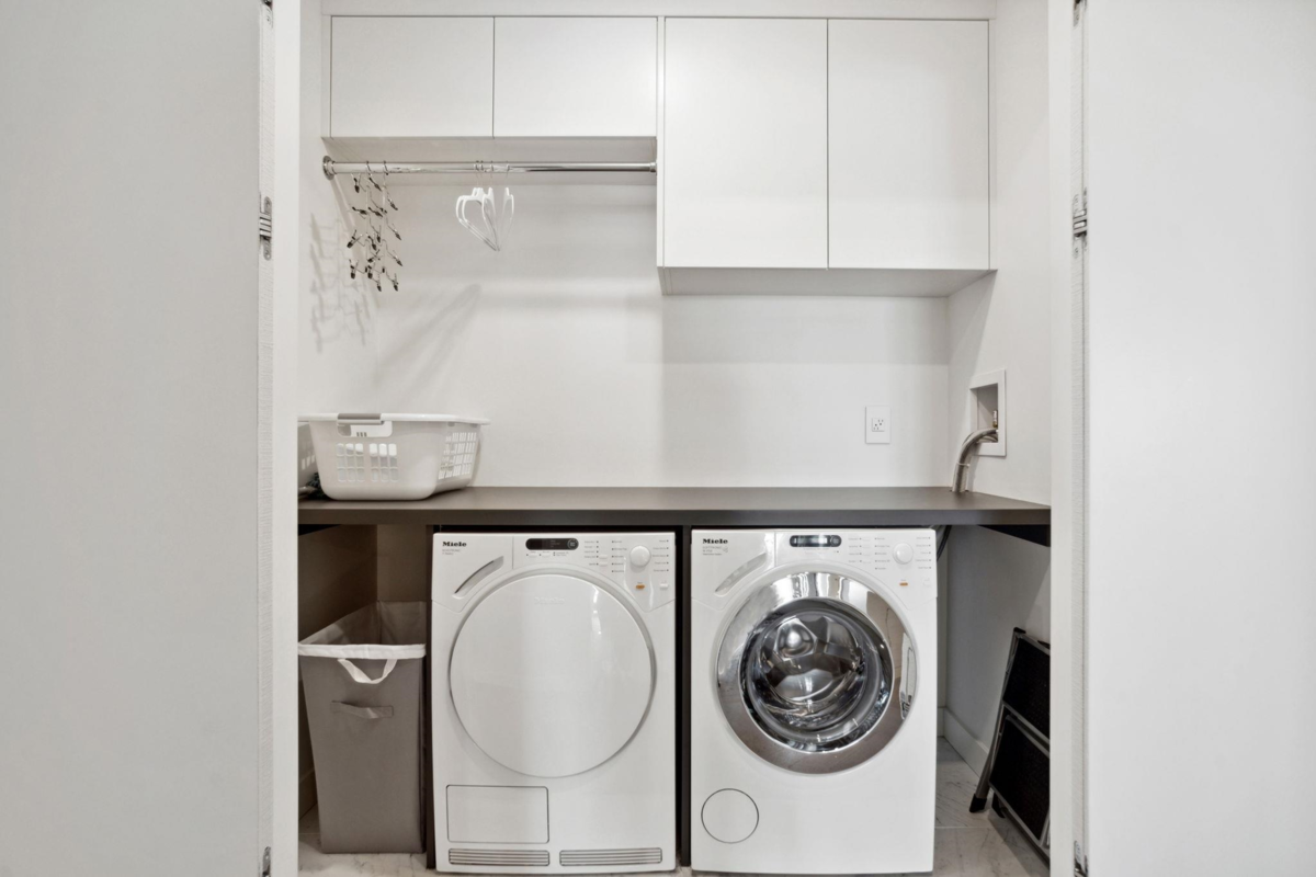 Staircase Photo of 4903 1480 Howe Street, Vancouver, BC