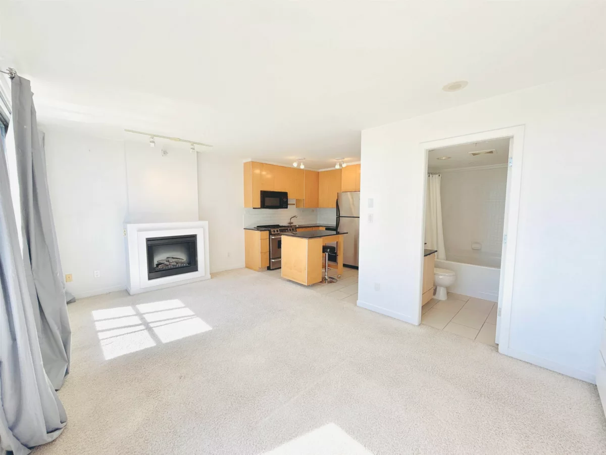 Dining Area Photo of 904 989 Beatty Street, Vancouver, BC