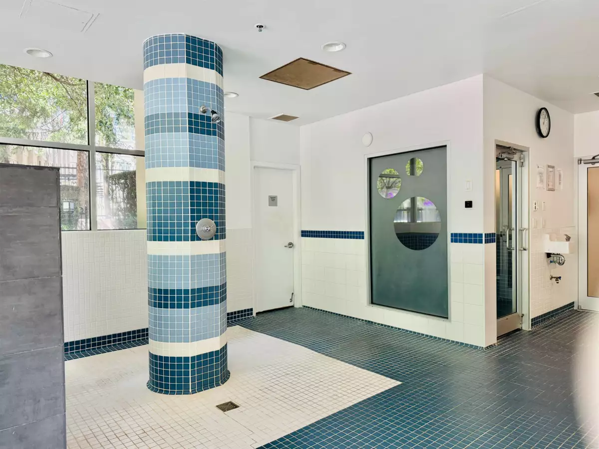 Kitchen Island Photo of 904 989 Beatty Street, Vancouver, BC