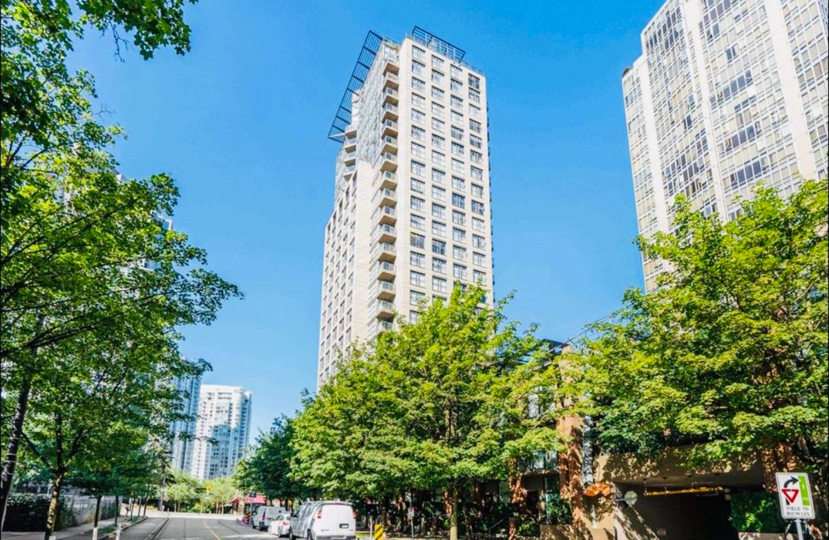Primary Bathroom Photo of 904 989 Beatty Street, Vancouver, BC