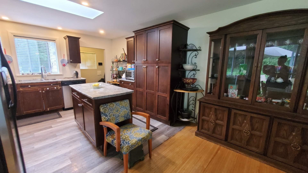 Primary Bathroom Photo of 410 224 Street, Langley, BC