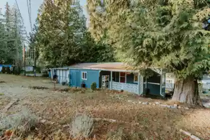 Basement Recreation Room Photo of 20 1416 North Road, Gibsons, BC
