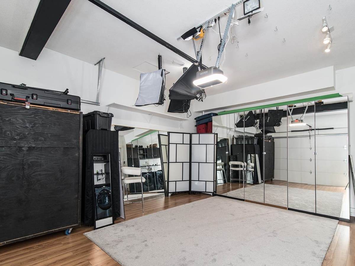 Front Yard Photo of 14579 33b Avenue, Surrey, BC