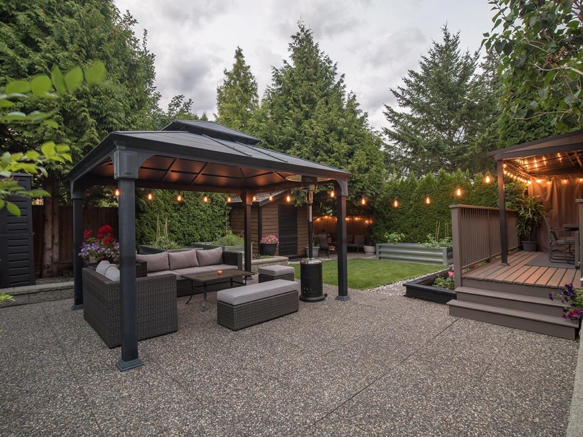 Hot Tub / Spa Photo of 14579 33b Avenue, Surrey, BC