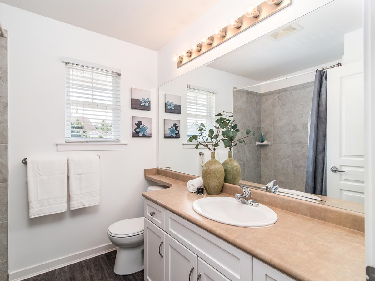 Laundry Room Photo of 14579 33b Avenue, Surrey, BC