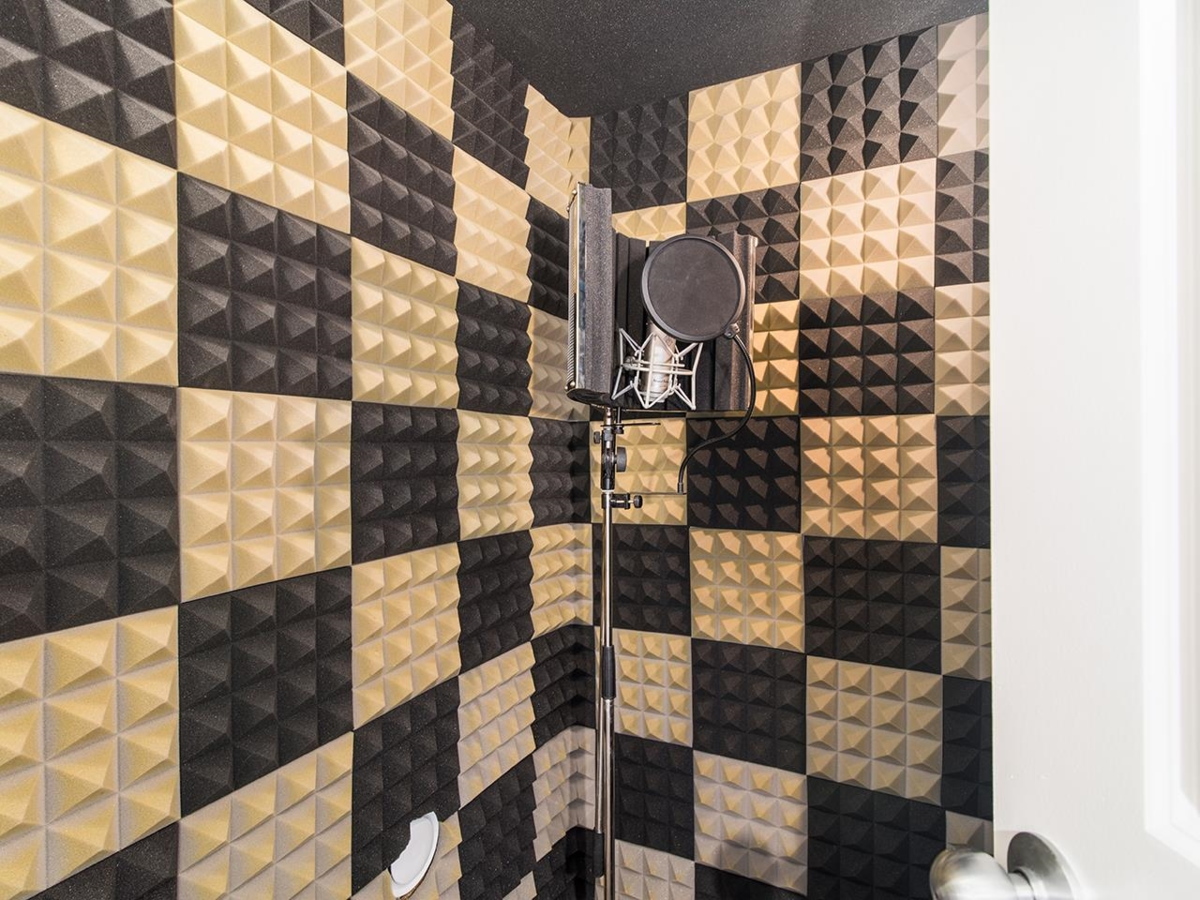 Outdoor Deck Photo of 14579 33b Avenue, Surrey, BC