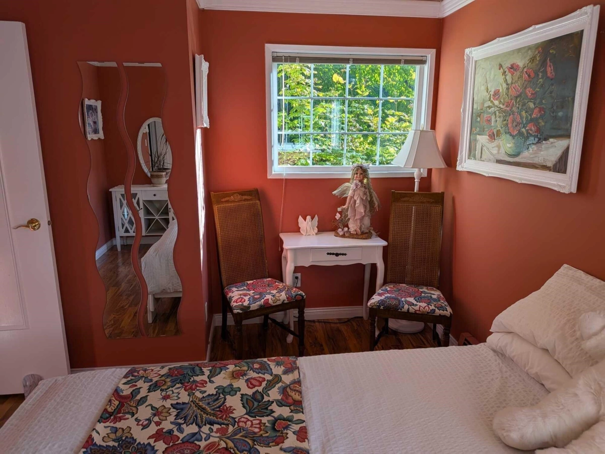 Bedroom 2 Photo of 2724 Bayview Street, Surrey, BC