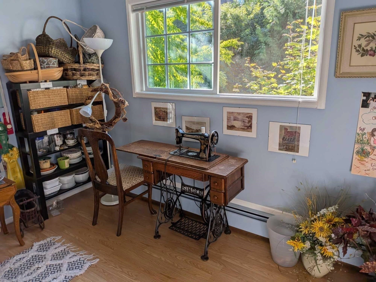 Bedroom 3 Photo of 2724 Bayview Street, Surrey, BC