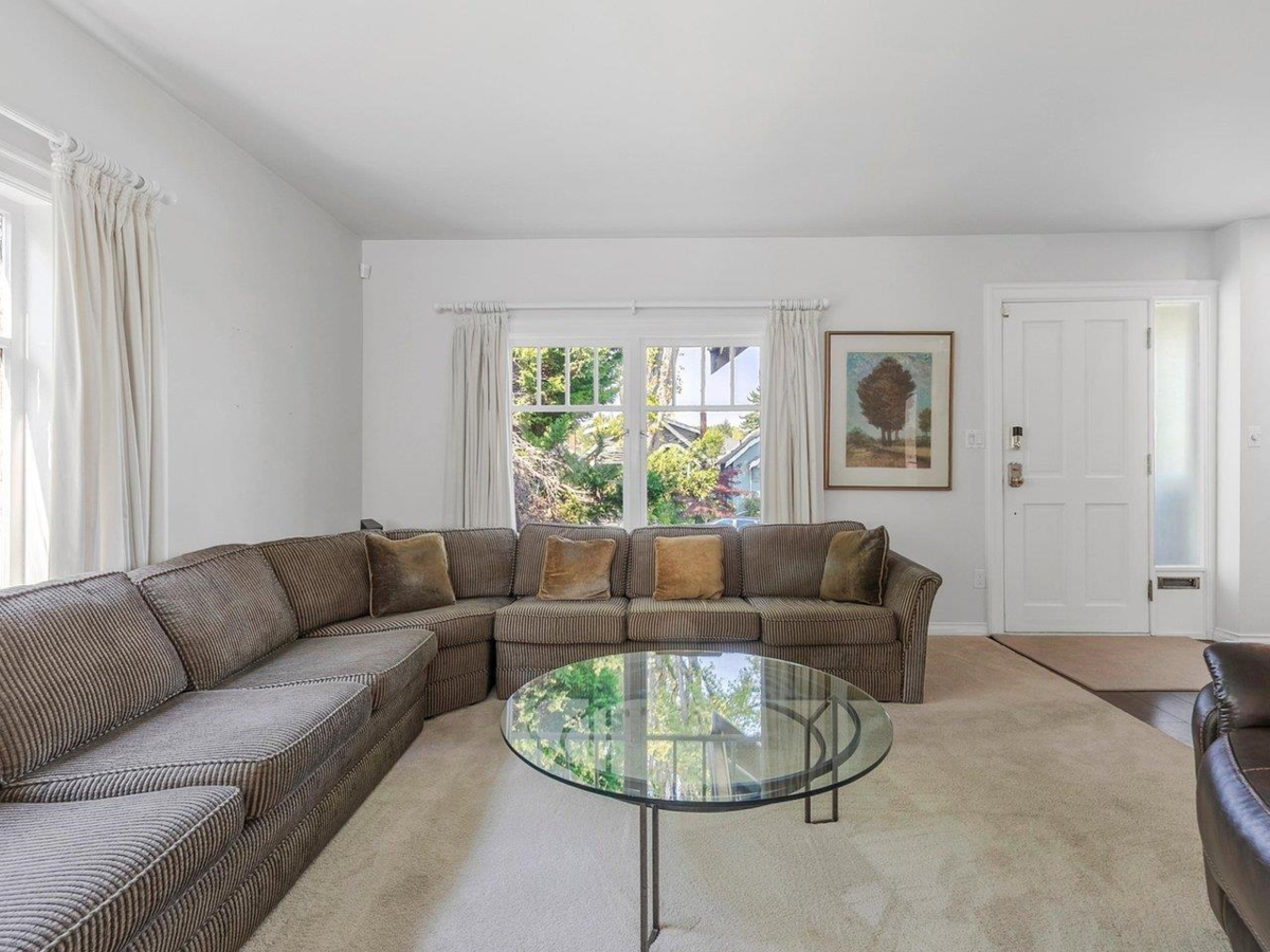 Dining Area Photo of 3544 W 24th Avenue, Vancouver, BC