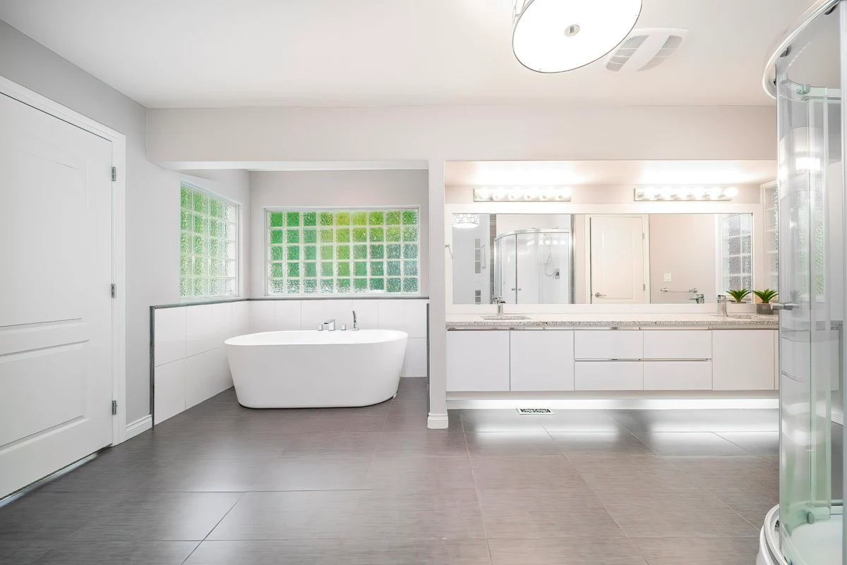 Garage Interior Photo of 2099 132a Street, Surrey, BC