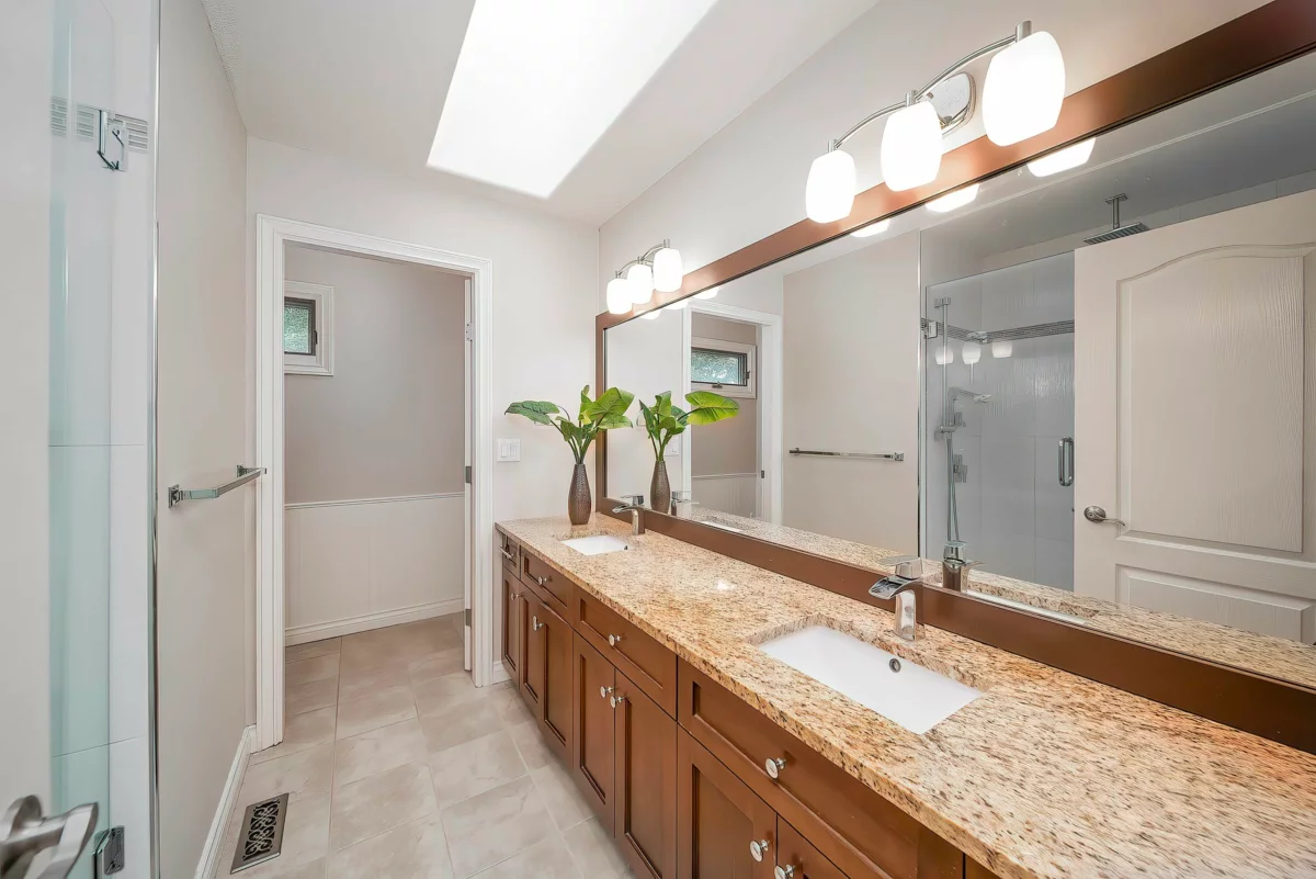 Hot Tub / Spa Photo of 2099 132a Street, Surrey, BC