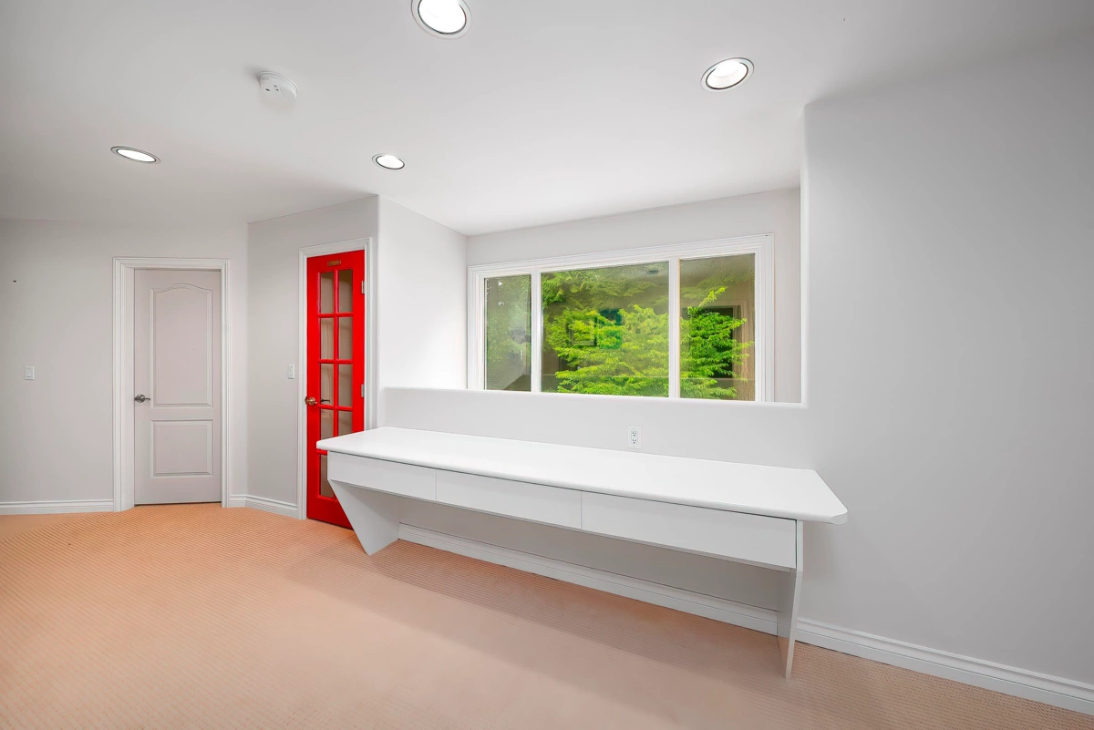 Swimming Pool Photo of 2099 132a Street, Surrey, BC