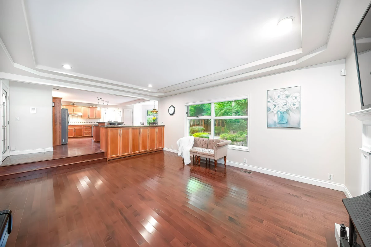 Walk-In Closet Photo of 2099 132a Street, Surrey, BC