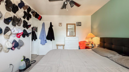 Walk-In Closet Photo of 11590 140a Street, Surrey, BC