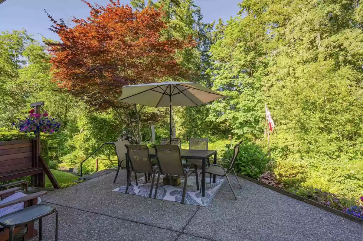 Hot Tub / Spa Photo of 27 18088 8 Avenue, Surrey, BC