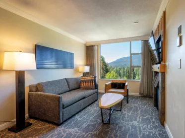 661 4090 Whistler Way, Whistler, BC, Whistler — Apartment/Condo for sale