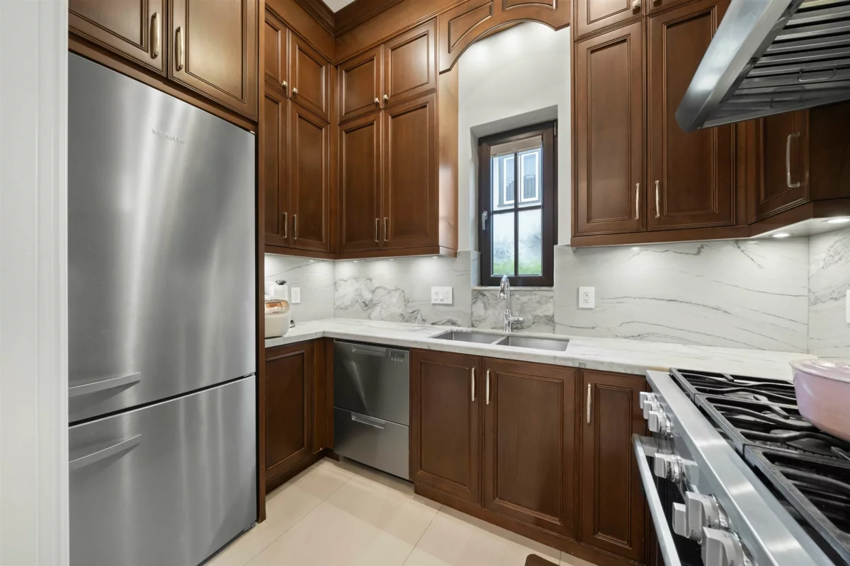 Walk-In Closet Photo of 5828 Hudson Street, Vancouver, BC