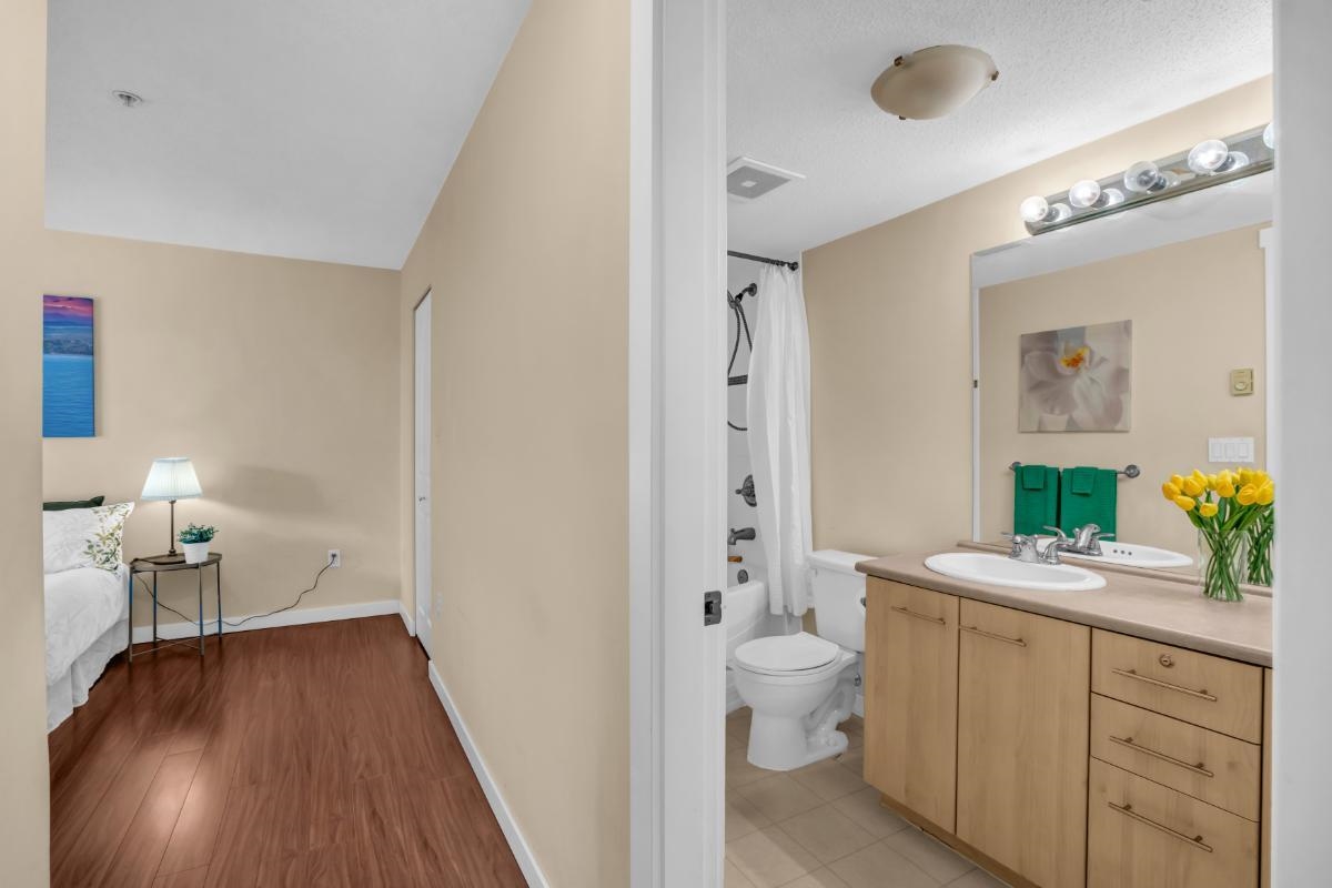 Bedroom 2 Photo of 2102 5113 Garden City Road, Richmond, BC