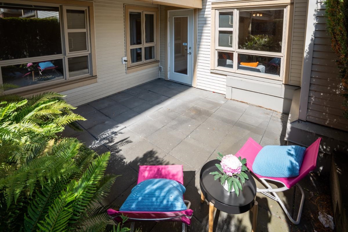 Entry Foyer Photo of 2102 5113 Garden City Road, Richmond, BC