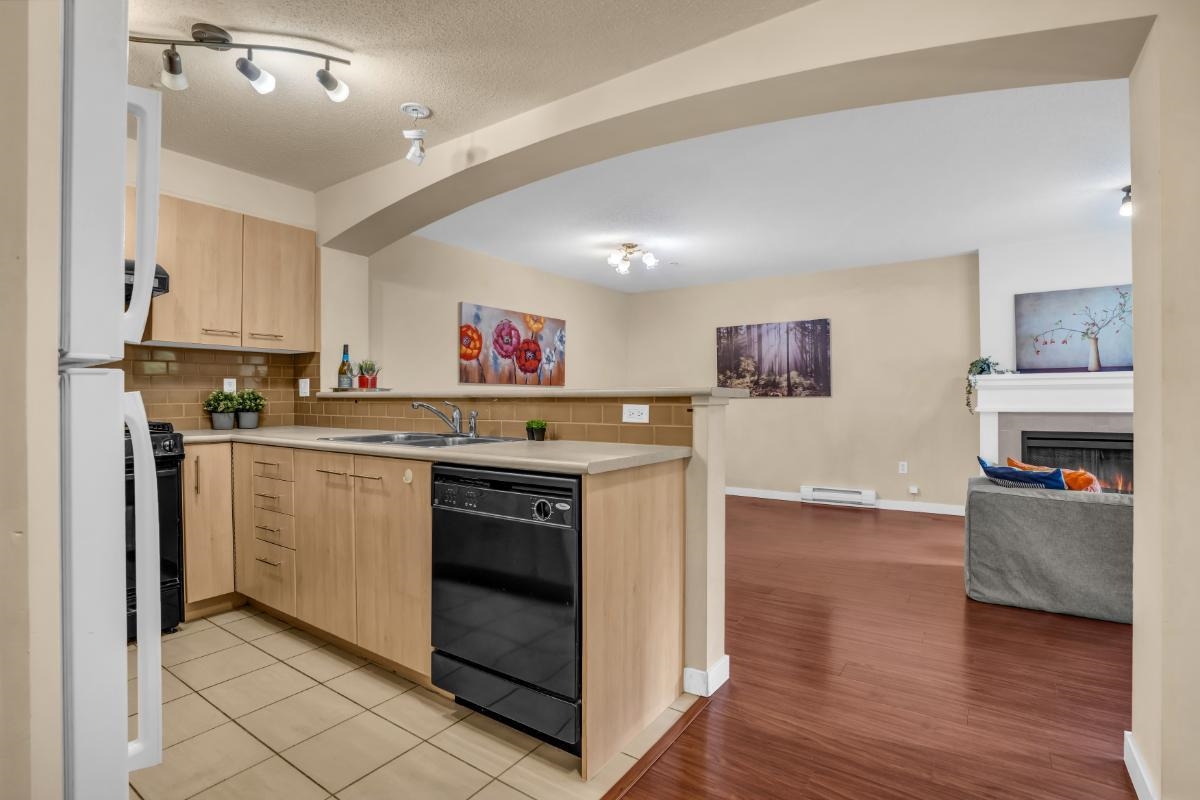 Family Room Photo of 2102 5113 Garden City Road, Richmond, BC