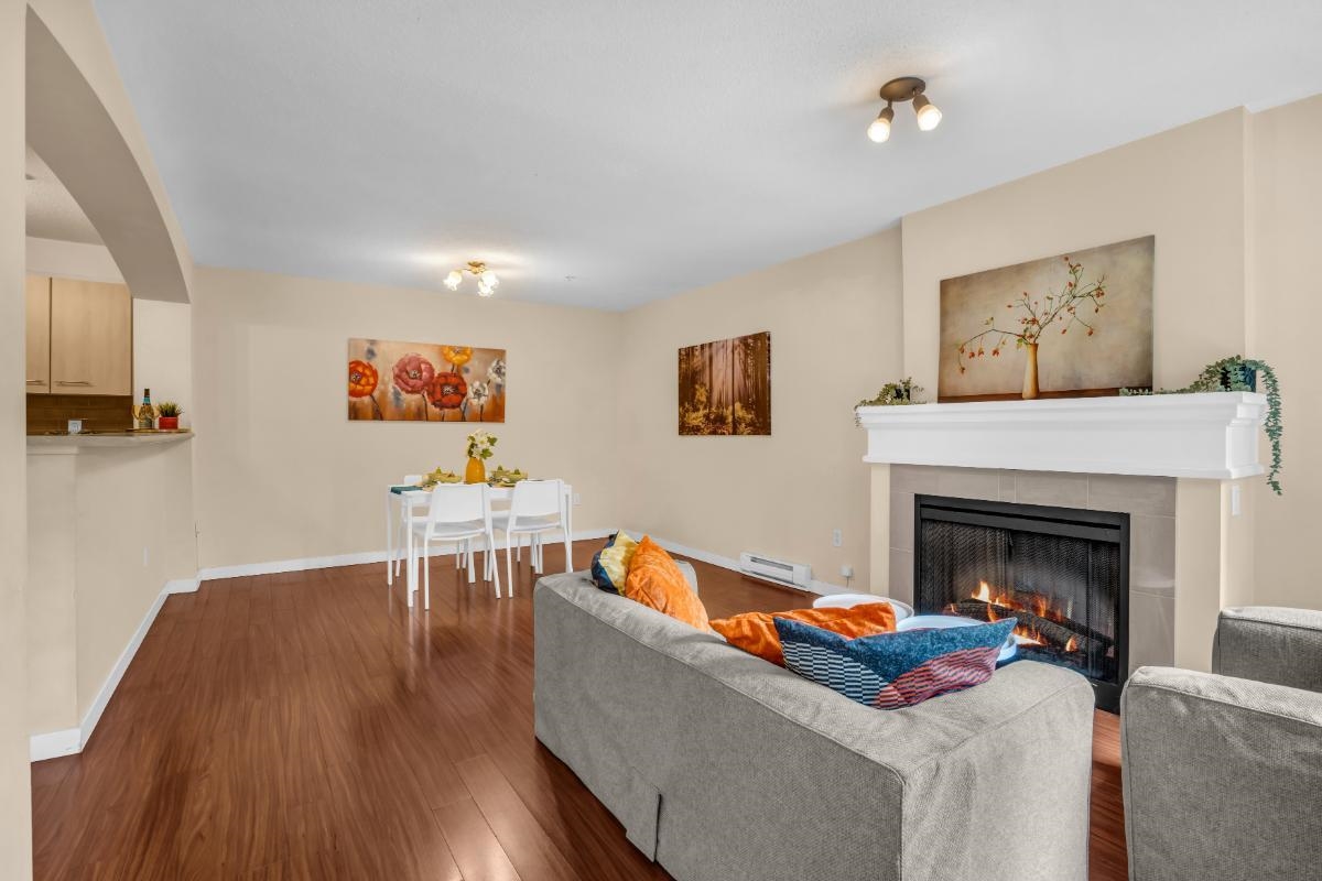 Kitchen Island Photo of 2102 5113 Garden City Road, Richmond, BC